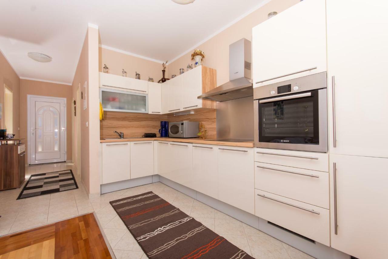 טרוגיר Luxury Apartment L&A מראה חיצוני תמונה
