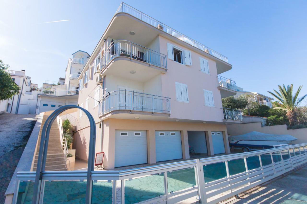 טרוגיר Luxury Apartment L&A מראה חיצוני תמונה